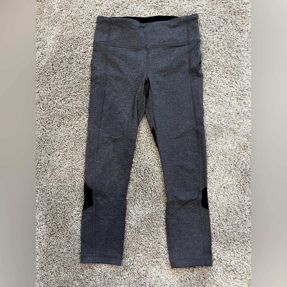 Lululemon Women’s Cropped Gray Leggings